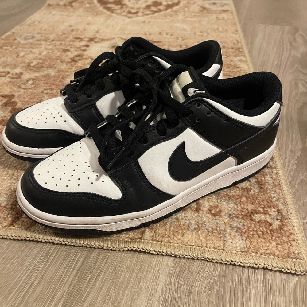 Nike Panda Dunks